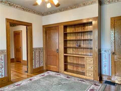 626 Bond Ave, Barnesville, OH 43713 photo 8
