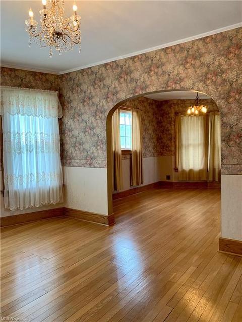 626 Bond Ave, Barnesville, OH 43713 photo 16