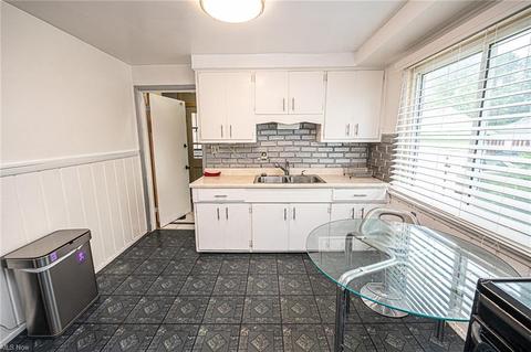 1545 E 204th St, Euclid, OH 44117 photo 15