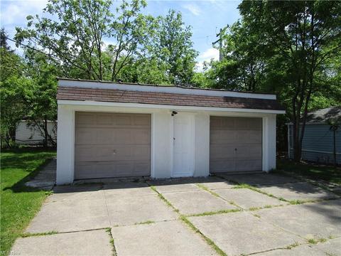 731 E 232nd St, Euclid, OH 44123 photo 4