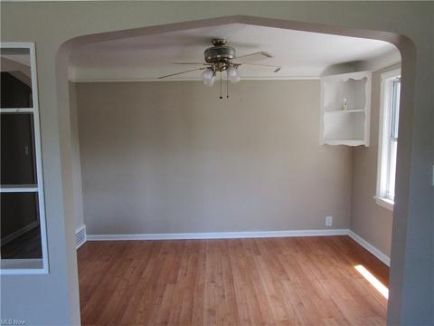 731 E 232nd St, Euclid, OH 44123 photo 6