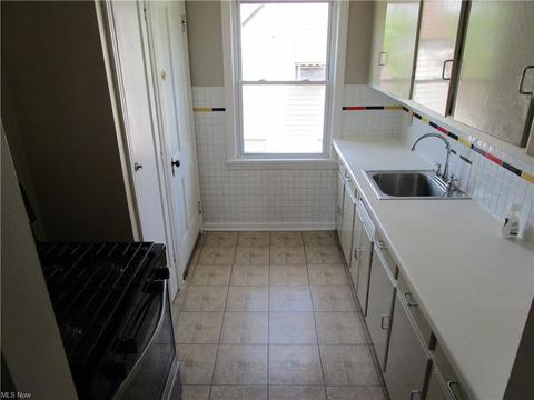 731 E 232nd St, Euclid, OH 44123 photo 8