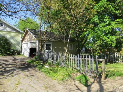 171 Bath St, Elyria, OH 44035 photo 3