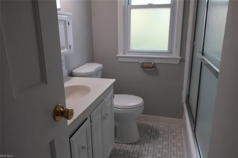 856 E 209th St, Euclid, OH 44119 photo 8