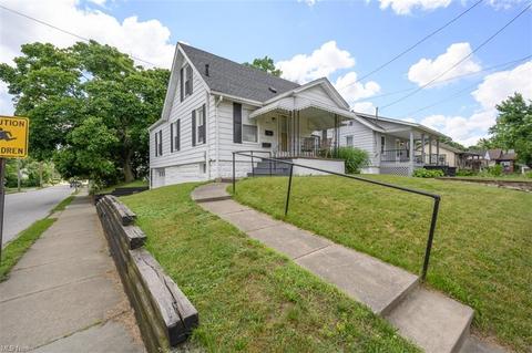 1077 Dayton St, Akron, OH 44310 photo 2