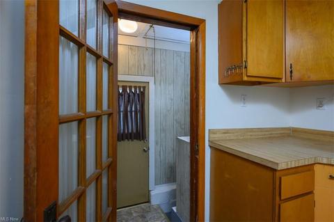1077 Dayton St, Akron, OH 44310 photo 9