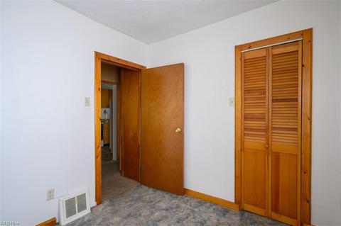 1077 Dayton St, Akron, OH 44310 photo 17