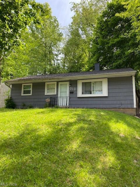 913 Kickapoo Ave, Akron, OH 44305 photo 1