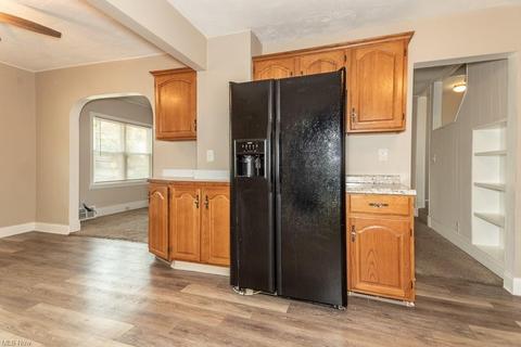 1917 Robindale St, Wickliffe, OH 44092 photo 13