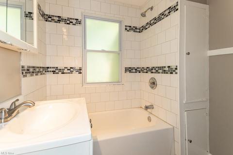 1917 Robindale St, Wickliffe, OH 44092 photo 29