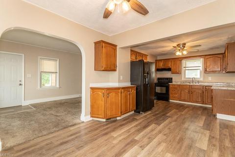 1917 Robindale St, Wickliffe, OH 44092 photo 7