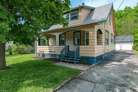 1917 Robindale St, Wickliffe, OH 44092 photo 2