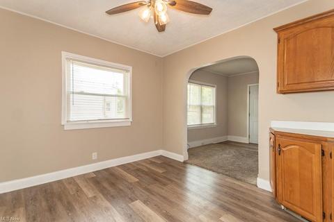 1917 Robindale St, Wickliffe, OH 44092 photo 14