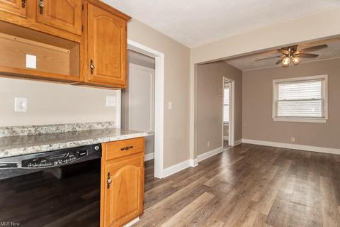 1917 Robindale St, Wickliffe, OH 44092 photo 15
