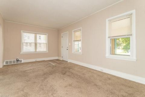 1917 Robindale St, Wickliffe, OH 44092 photo 17