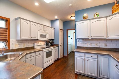 148 Gleneagle Dr, Elyria, OH 44035 photo 6