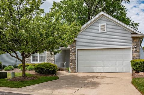 148 Gleneagle Dr, Elyria, OH 44035 photo 1