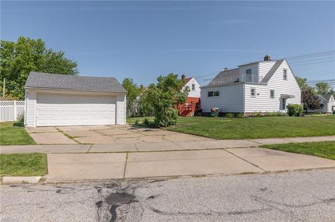 652 E 305th St, Willowick, OH 44095 photo 4