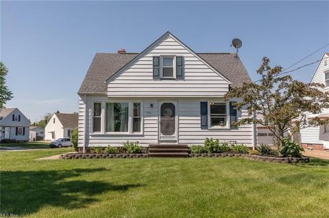 652 E 305th St, Willowick, OH 44095 photo 2