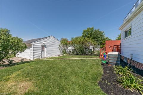 652 E 305th St, Willowick, OH 44095 photo 7