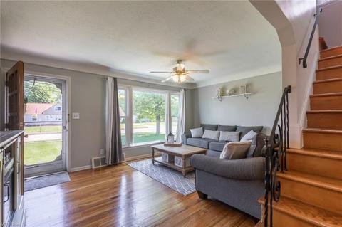 652 E 305th St, Willowick, OH 44095 photo 17