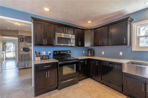 652 E 305th St, Willowick, OH 44095 photo 16