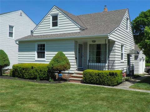 9404 Snow Rd, Parma, OH 44130 photo 1