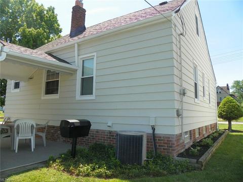 9404 Snow Rd, Parma, OH 44130 photo 27