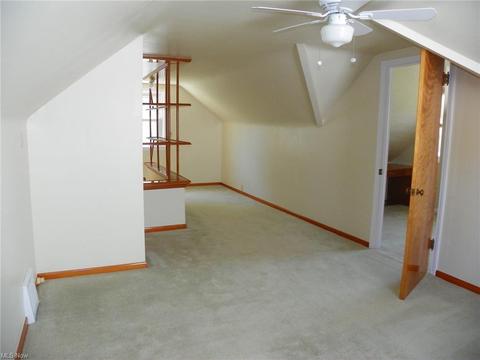9404 Snow Rd, Parma, OH 44130 photo 15