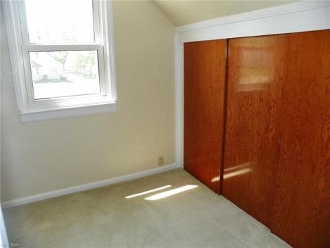 9404 Snow Rd, Parma, OH 44130 photo 14