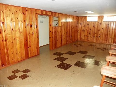 9404 Snow Rd, Parma, OH 44130 photo 24