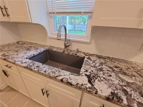 417 E 255th St, Euclid, OH 44132 photo 3