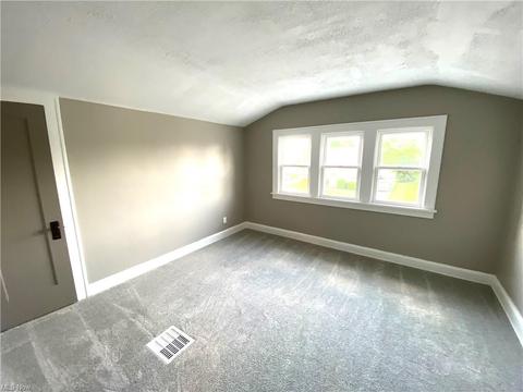 7703 Essen Ave, Parma, OH 44129 photo 27