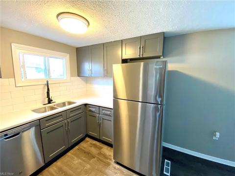7703 Essen Ave, Parma, OH 44129 photo 23