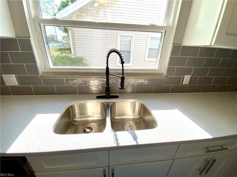 7703 Essen Ave, Parma, OH 44129 photo 8