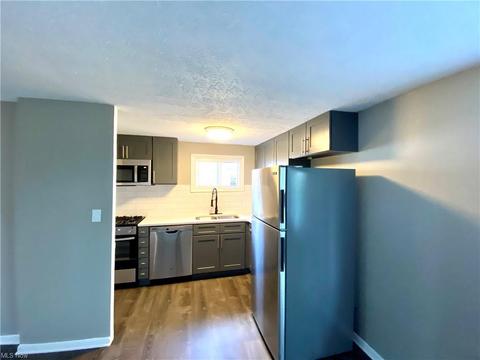 7703 Essen Ave, Parma, OH 44129 photo 18