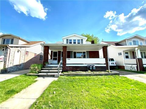 7703 Essen Ave, Parma, OH 44129 photo 2