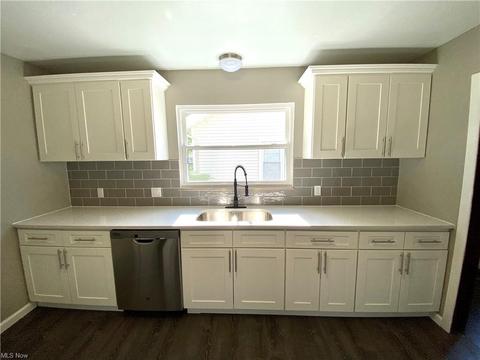 7703 Essen Ave, Parma, OH 44129 photo 7