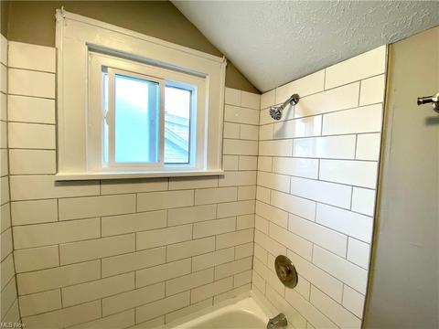 7703 Essen Ave, Parma, OH 44129 photo 25
