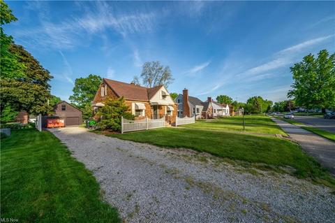2364 S Freedom Ave, Alliance, OH 44601 photo 5