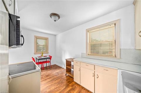 2364 S Freedom Ave, Alliance, OH 44601 photo 8