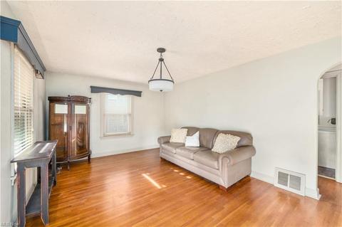 2364 S Freedom Ave, Alliance, OH 44601 photo 11