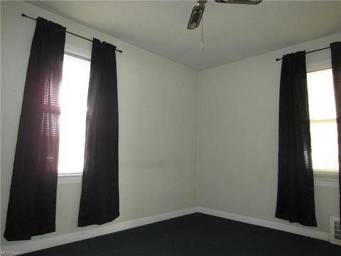 627 Cambridge Ave, Elyria, OH 44035 photo 10