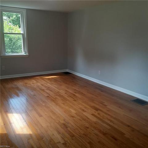 511 Spring St, Philo, OH 43771 photo 2