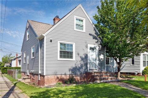 6168 Wareham Dr, Parma, OH 44129 photo 2