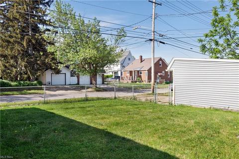 6168 Wareham Dr, Parma, OH 44129 photo 3