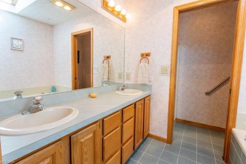 1290 Harmony Dr, Wadsworth, OH 44281 photo 22