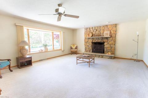 1290 Harmony Dr, Wadsworth, OH 44281 photo 13