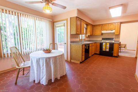 1290 Harmony Dr, Wadsworth, OH 44281 photo 17