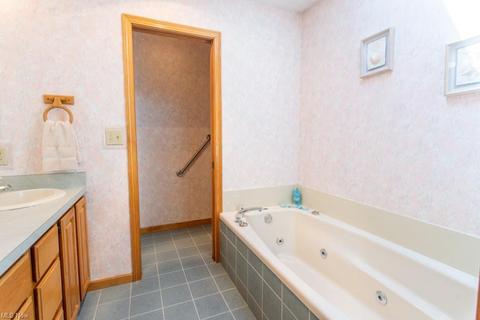 1290 Harmony Dr, Wadsworth, OH 44281 photo 21